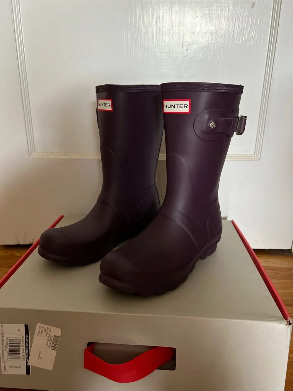Hunter Boots Short Womens Black Grape Size 6